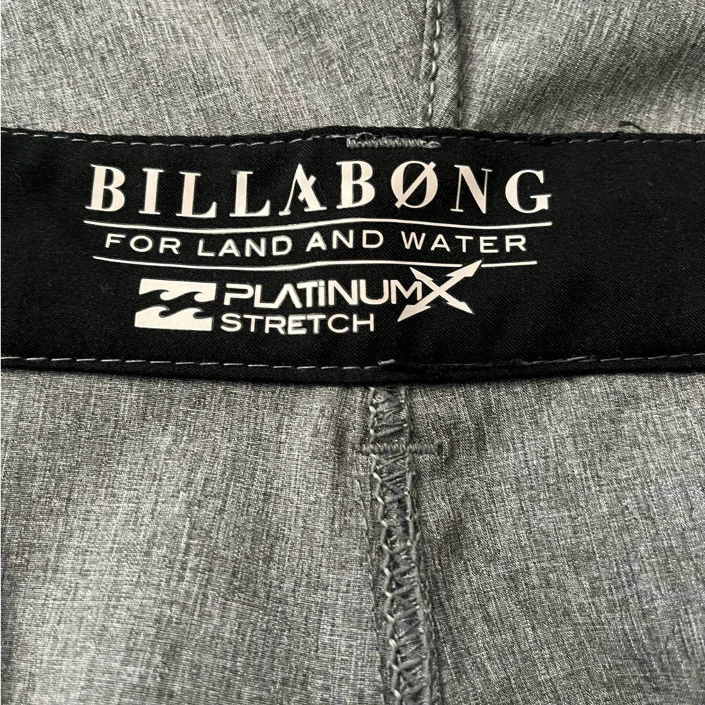 Billabong gray short
